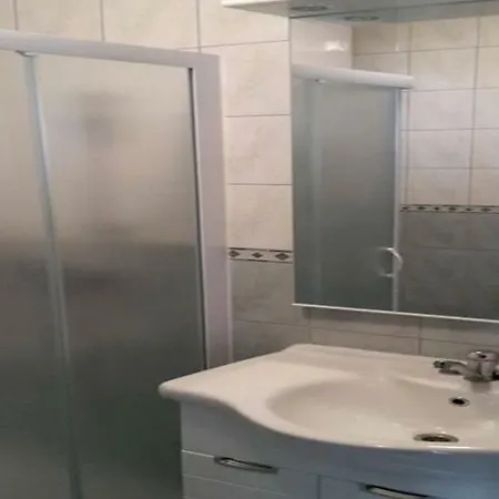 Luki Apartment *